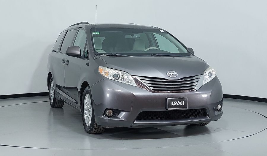 Toyota Sienna 3.5 XLE AT Minivan 2014