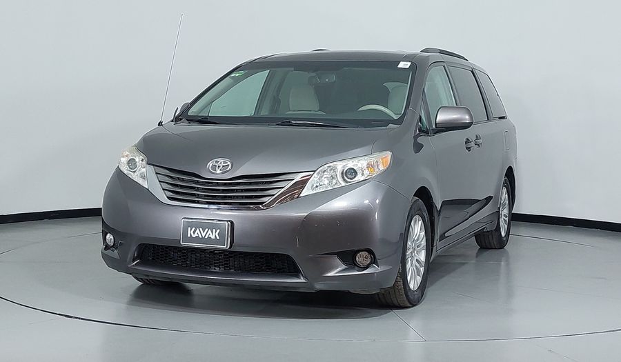 Toyota Sienna 3.5 XLE AT Minivan 2014