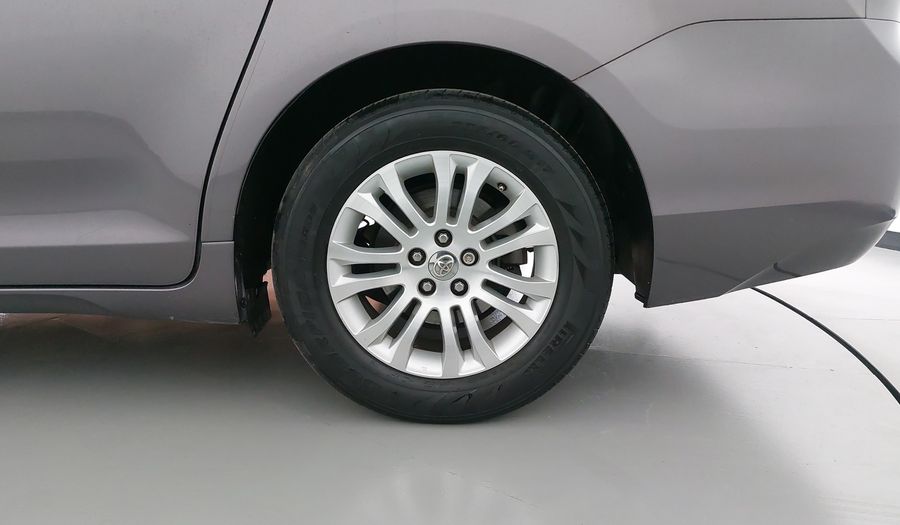 Toyota Sienna 3.5 XLE AT Minivan 2014