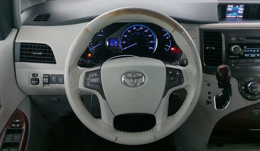 Toyota Sienna 3.5 XLE AT Minivan 2014
