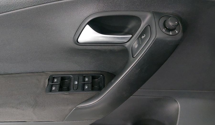Volkswagen Polo 1.6 TIPTRONIC Hatchback 2015