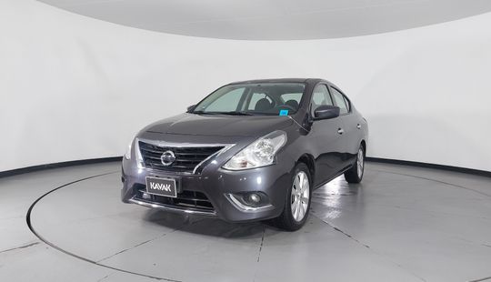 Nissan • Versa