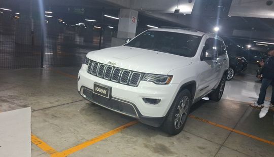 Jeep • Grand Cherokee