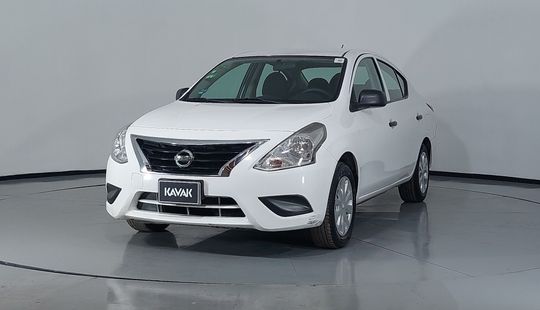 Nissan • Versa