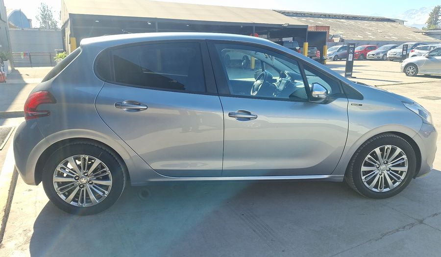 Peugeot 208 1.5 BLUEHDI 100 HP ACTIVE PACK Hatchback 2021