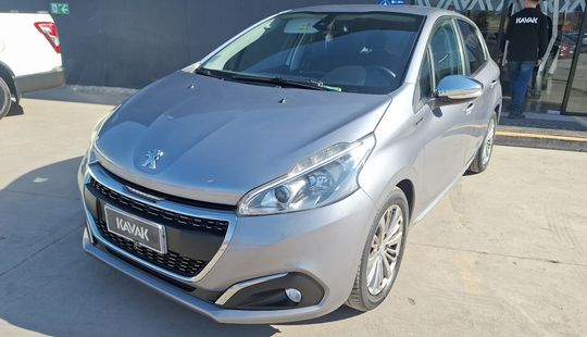 Peugeot • 208
