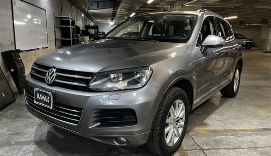 Volkswagen • Touareg