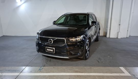 Volvo • XC40