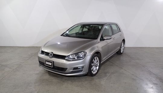 Volkswagen • Golf