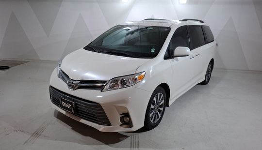 Toyota • Sienna