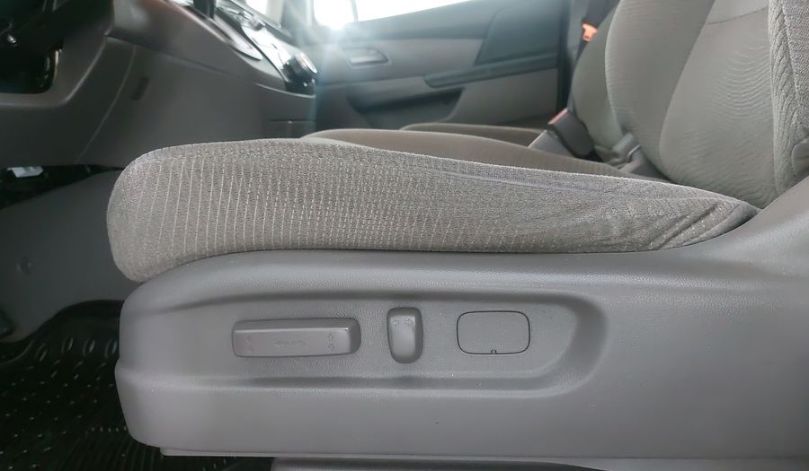 Honda Odyssey 3.5 LX AT Minivan 2013