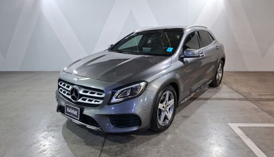 Mercedes Benz • Clase GLA