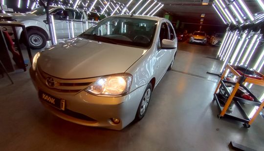 Toyota • Etios