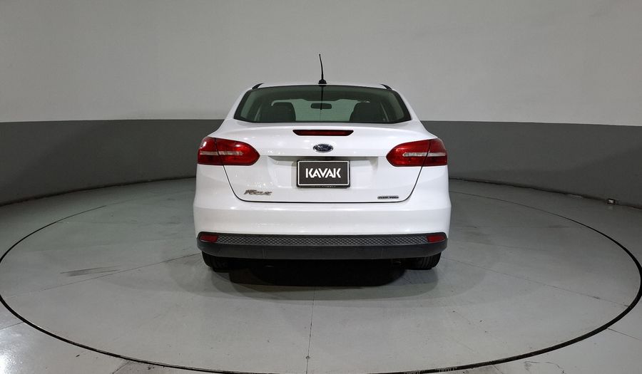 Ford Focus 2.0 S AT Sedan 2016