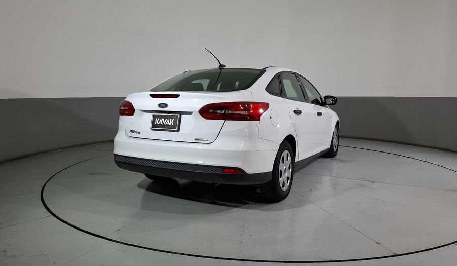 Ford Focus 2.0 S AT Sedan 2016
