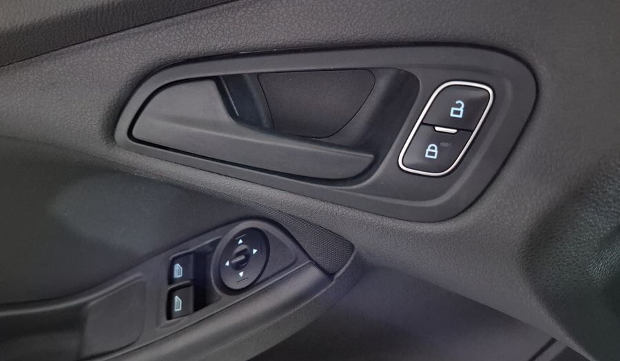 Ford Focus 2.0 S AT Sedan 2016