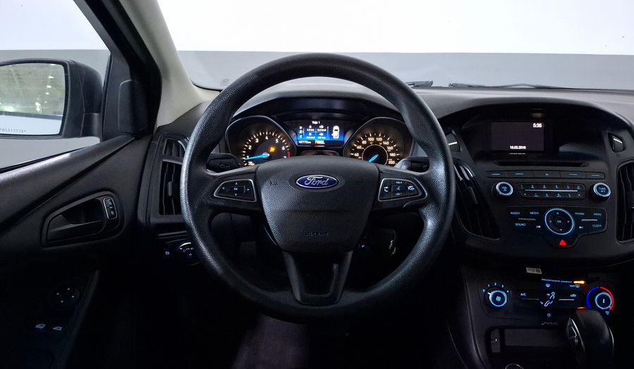 Ford Focus 2.0 S AT Sedan 2016