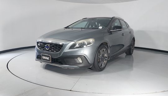 Volvo • V40