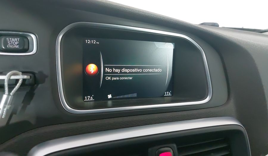 Volvo V40 2.0 MOMENTUM T4 AT AWD Hatchback 2016