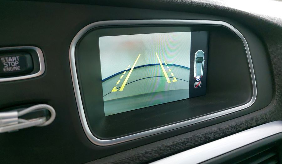 Volvo V40 2.0 MOMENTUM T4 AT AWD Hatchback 2016