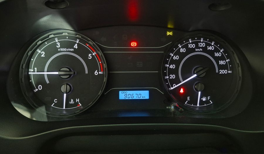 Toyota Hilux 2.4D DX Pickup 2017