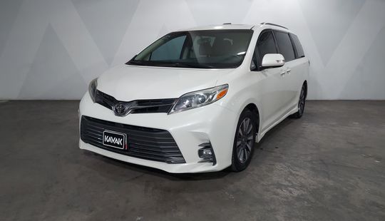 Toyota • Sienna