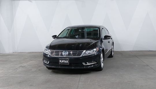 Volkswagen • Passat