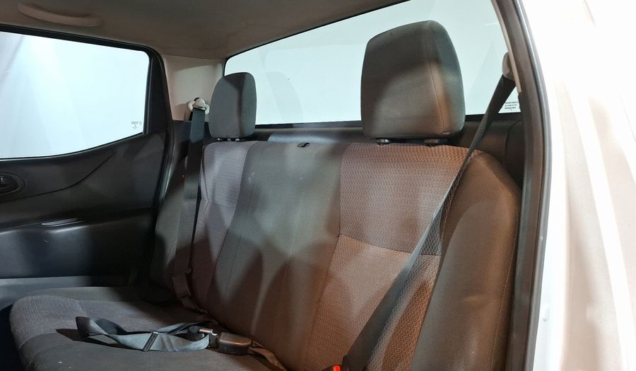 Nissan Np300 2.5 DOBLE CABINA S TM AC PAQ. SEG. Pickup 2019