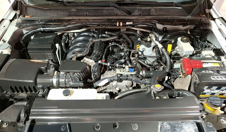 Nissan Np300 2.5 DOBLE CABINA S TM AC PAQ. SEG. Pickup 2019
