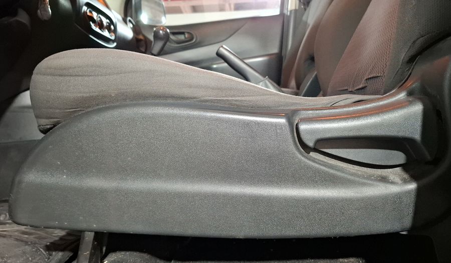 Nissan Np300 2.5 DOBLE CABINA S TM AC PAQ. SEG. Pickup 2019