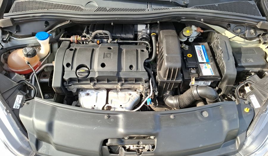 Peugeot 208 1.6 ALLURE Hatchback 2017
