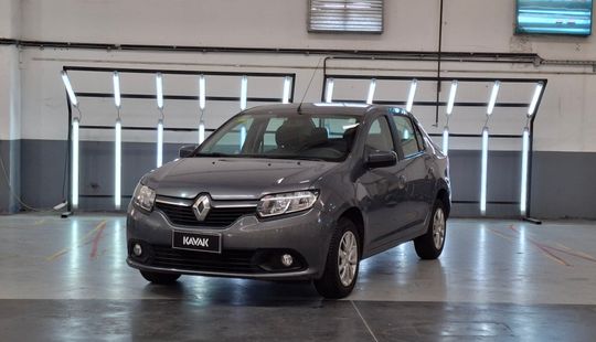 Renault • Logan