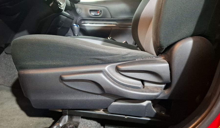 Toyota Prius C 1.5 HYBRID AUTO Hatchback 2018