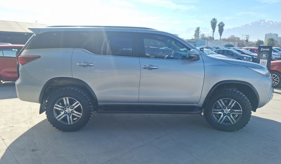 Toyota Fortuner 2.7 AUTO SRV Suv 2019