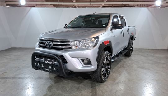 Toyota • Hilux