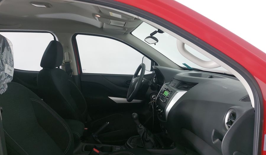 Nissan Np300 2.5 DOBLE CABINA SE AC PAQ SEG Pickup 2020