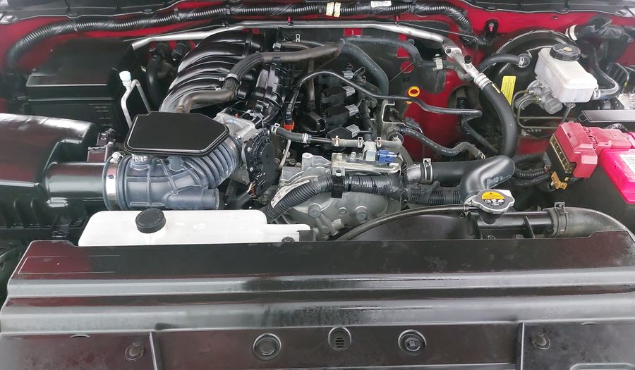 Nissan Np300 2.5 DOBLE CABINA SE AC PAQ SEG Pickup 2020