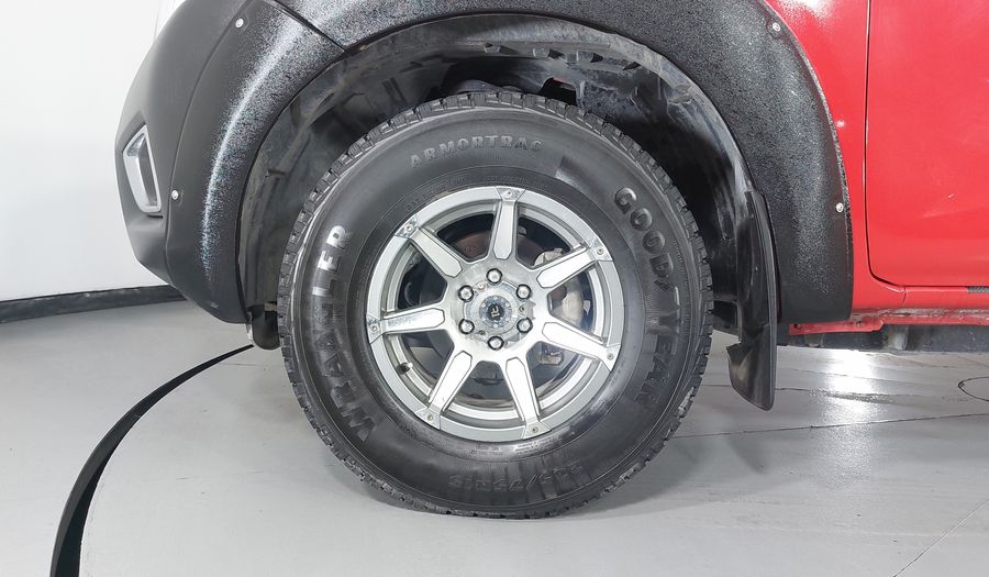 Nissan Np300 2.5 DOBLE CABINA SE AC PAQ SEG Pickup 2020