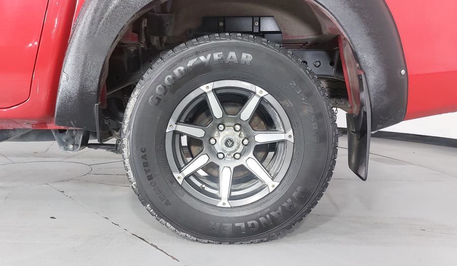 Nissan Np300 2.5 DOBLE CABINA SE AC PAQ SEG Pickup 2020