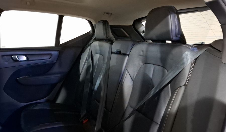 Volvo Xc40 2.0 T4 MOMENTUM AUTO Suv 2021