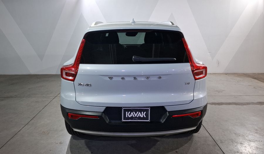 Volvo Xc40 2.0 T4 MOMENTUM AUTO Suv 2021
