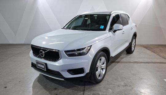 Volvo • XC40