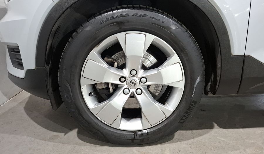 Volvo Xc40 2.0 T4 MOMENTUM AUTO Suv 2021