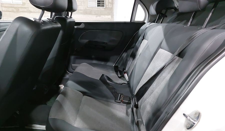 Volkswagen Gol 1.6 CL AC & CD MT Hatchback 2014
