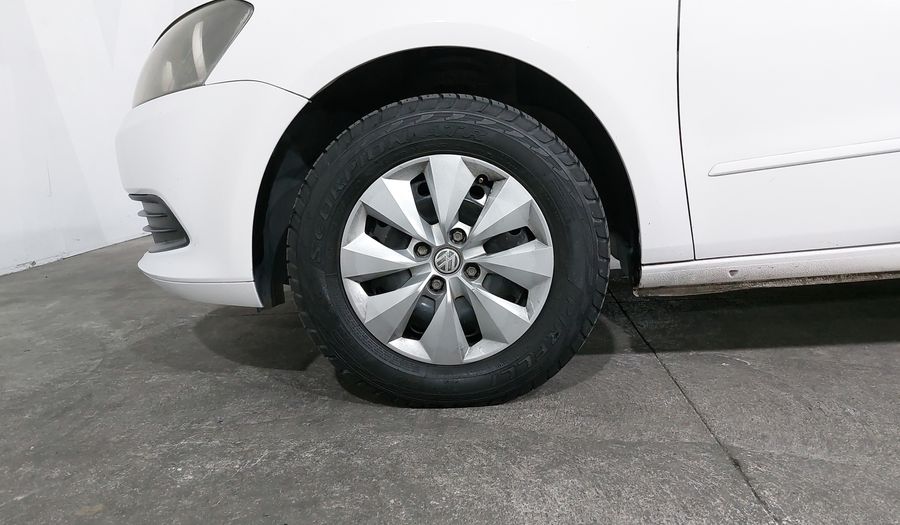 Volkswagen Gol 1.6 CL AC & CD MT Hatchback 2014