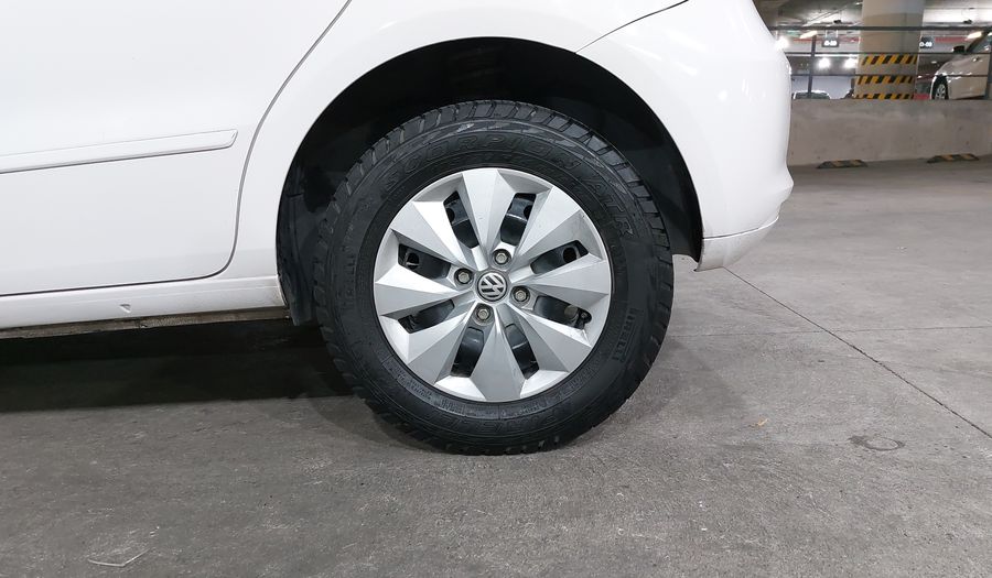 Volkswagen Gol 1.6 CL AC & CD MT Hatchback 2014