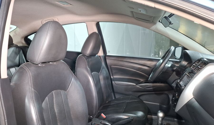Nissan Versa 1.6 EXCLUSIVE AUTO Sedan 2017