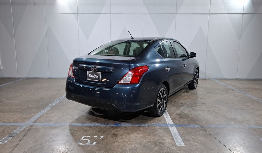 Nissan Versa 1.6 EXCLUSIVE AUTO Sedan 2017