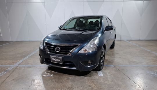 Nissan • Versa