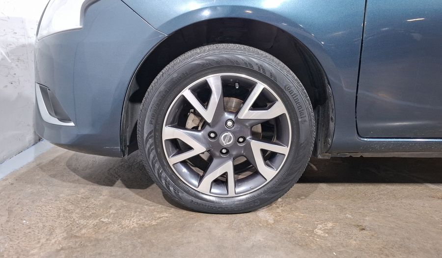 Nissan Versa 1.6 EXCLUSIVE AUTO Sedan 2017